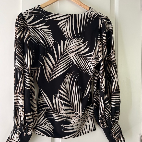 WHBM Beautiful Palm Print in black and white. Size XS - Picture 4 of 5